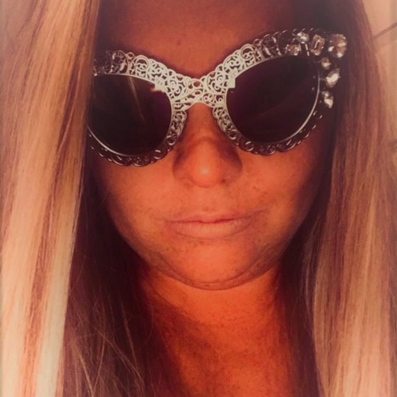 ~Meet Your Posh Ambassador: LJ DAYS~ - Picture 13 of 14